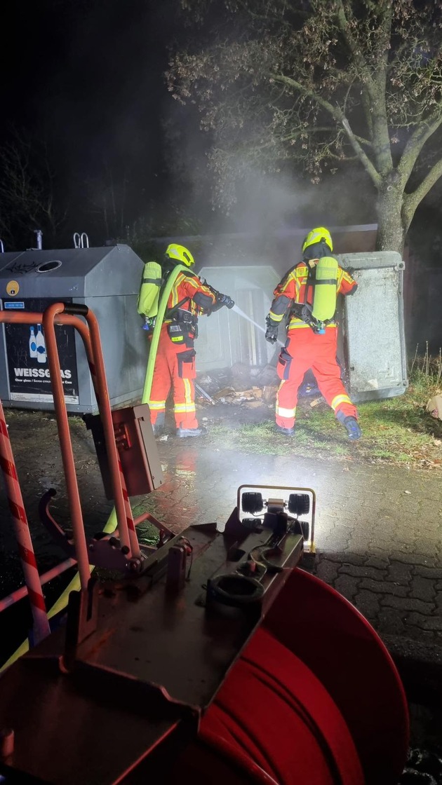 FW-PI: 50 Einsätze für die Feuerwehren im Kreis Pinneberg zum Jahreswechsel - Etwas weniger als im Vorjahr und weniger Großbrände