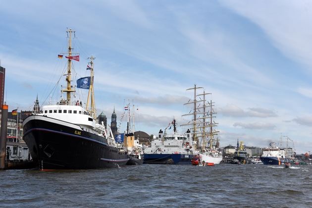 Schiffe, so weit das Auge reicht / Hafengeburtstag Hamburg vom 9. bis 12. Mai 2024 zeigt große Schiffsvielfalt