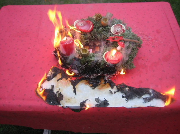 FW-LFVSH: Brandgefahren durch Kerzen in der Adventszeit
-Rauchwarnmelder als Geschenk zum Nikolaus