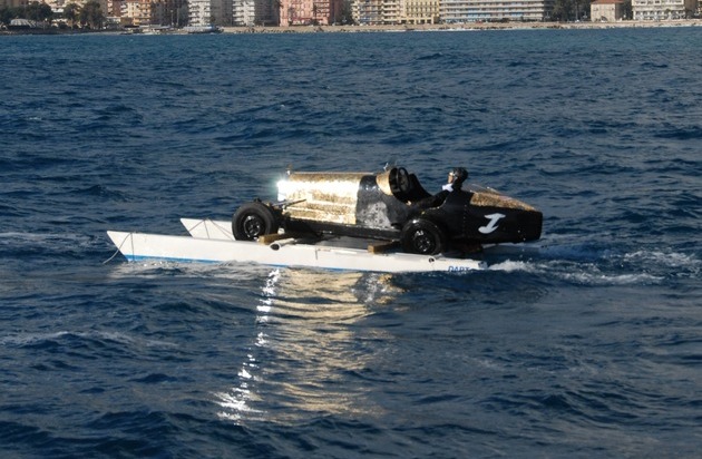 Golden Hearts Never Die Collection LTD.: Bugatti eröffnet Rallye Monte-Carlo auf Wasserski
