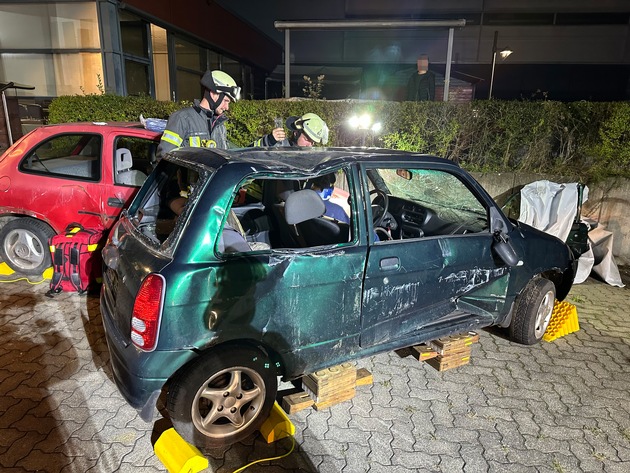 FW-EN: Übung // Technische Hilfeleistung - Verkehrsunfall