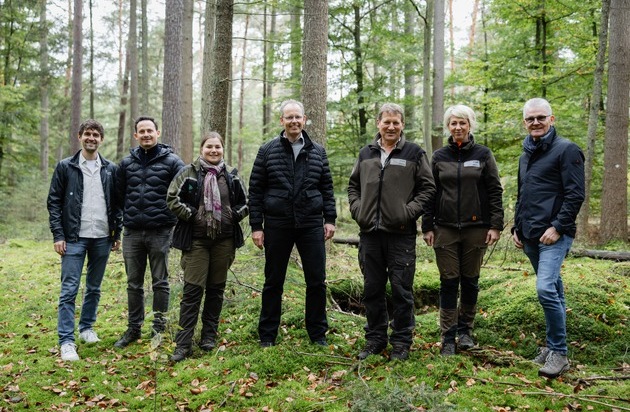 Wertgarantie: Wertgarantie Group stärkt regionale Klimaschutzprojekte / Engagement für Waldumbau und Moor-Renaturierung setzt wichtige ökologische Impulse