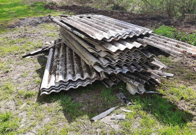 POL-SE: Haselau - Entsorgung von asbesthaltigen Wellzementplatten - Polizei sucht Zeugen