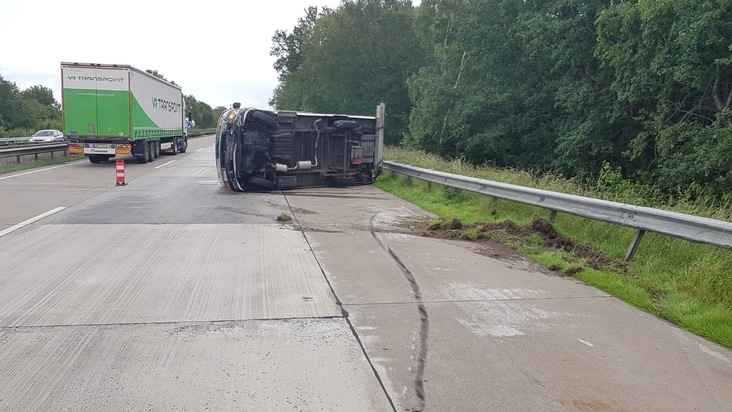 POL-DEL: Autobahnpolizei Ahlhorn: Wohnmobil verunfallt auf Autobahn 1 im Bereich der Gemeinde Stuhr