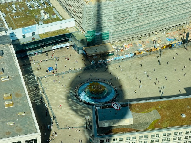 ONE TOWER. A THOUSAND STORIES. – Der Fernsehturm sucht den persönlichen Blick auf Berlin