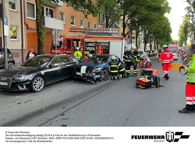 FW-M: Technische Rettung nach Verkehrsunfall (Neuhausen)