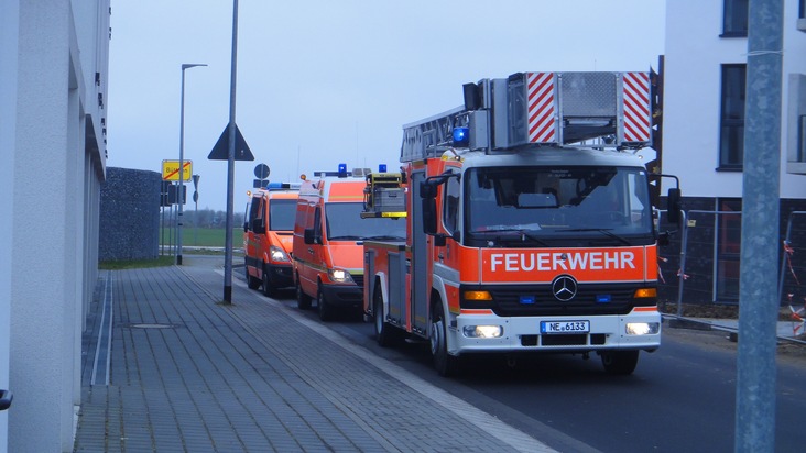 FW-NE: Feuer in Gesamtschule