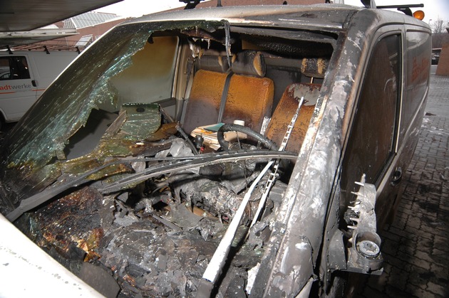 POL-GOE: (1450/2008) Unbekannte verüben Brandanschläge auf sechs Servicefahrzeuge der Göttinger Stadtwerke - Rund 150.000 Euro Schaden