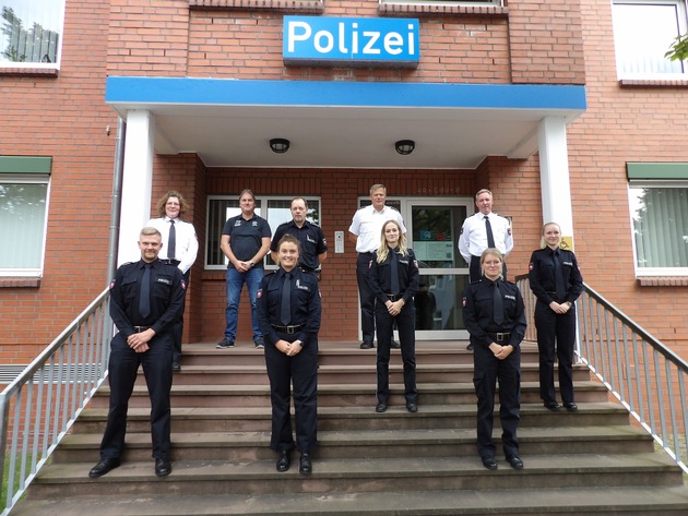 POL-HOL: Die Polizei Holzminden begrüßt neue Mitarbeiterinnen und Mitarbeiter