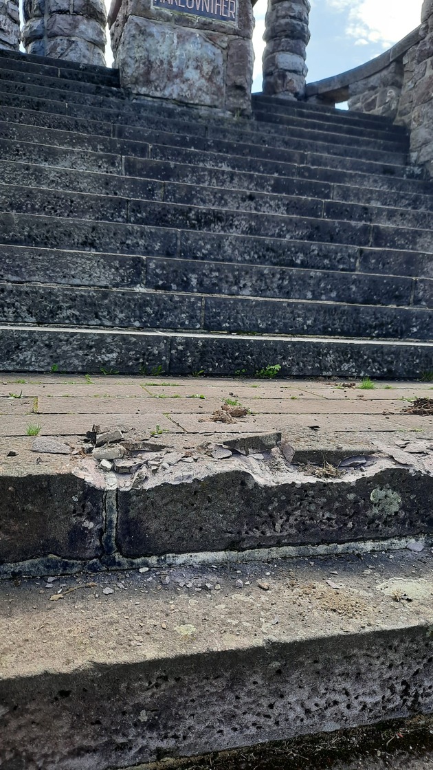 LPI-GTH: Denkmal beschädigt - Zeugen gesucht