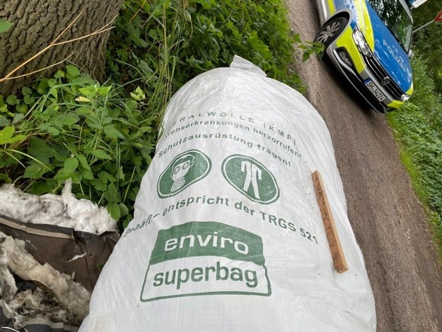 POL-SE: Uetersen / Polizei sucht Zeugen - Unzulässige Müllablagerung