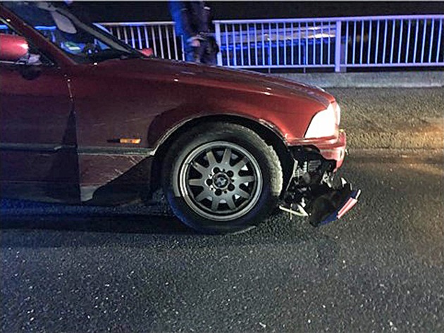POL-ME: Mit über 3 Promille verunfallt - Polizei zieht 28-jährigen BMW-Fahrer aus dem Verkehr - Ratingen - 2212037