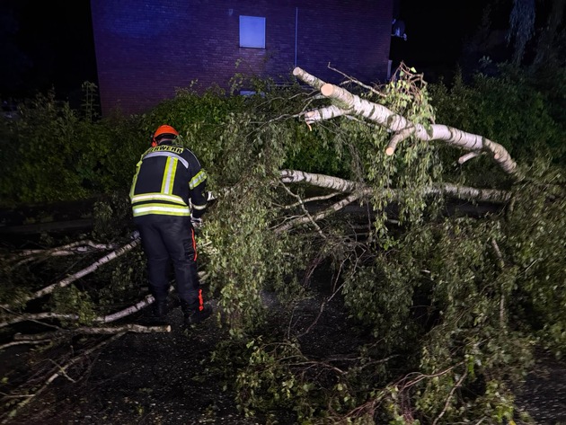 FW-KLE: Drei wetterbedingte Eins&auml;tze f&uuml;r die Freiwillige Feuerwehr Bedburg-Hau (Korrektur: Jetzt mit Einsatzbildern!)