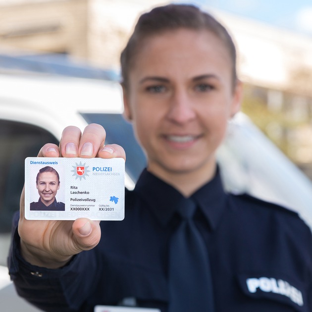 POL-OS: &quot;Modern, kompakt und fälschungssicher&quot;: Neuer elektronischer Dienstausweis für die Polizei Niedersachsen
