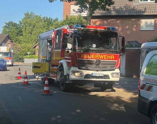 FW Dinslaken: Längster Tag des Jahres fordert Dinslakener Feuerwehr und Rettungsdienst