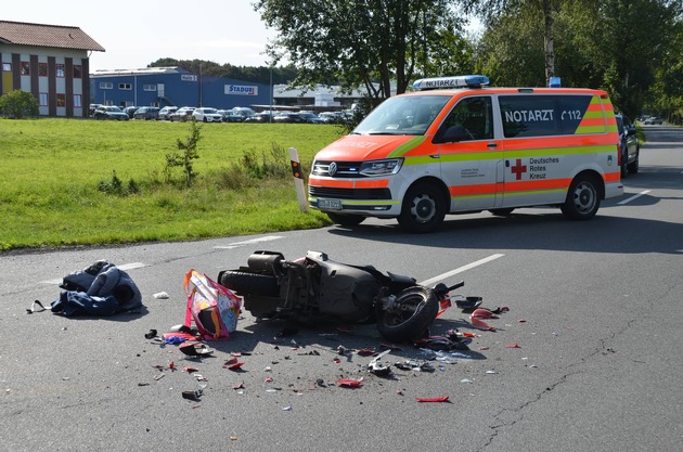 POL-STD: 63-jähriger Motorrollerfahrer bei Unfall in Mittelsdorf lebensgefährlich verletzt, Einbrecher entwendet BMW, Weiterer Einbruch in Stade, Polizei sucht Unfallzeugen in Stade