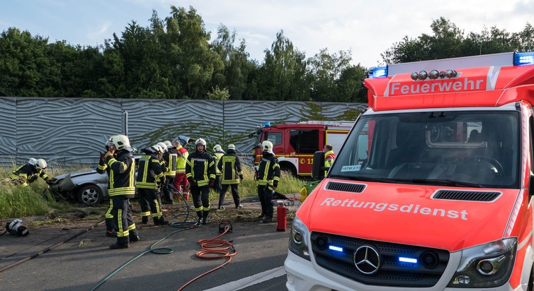 FW-GE: Schwerer Verkehrsunfall auf der A 2