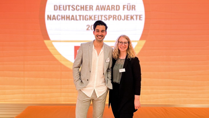 Luoro GmbH: Paperdent gewinnt Doppel-Gold in der Nachhaltigkeit: Zwei Awards für den Einsatz gegen Plastikmüll!
