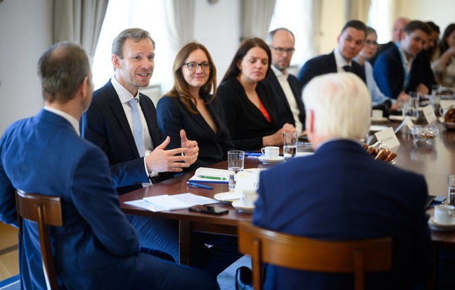 Bundespr&auml;sident Steinmeier &uuml;ber Lokalzeitungen: "Ganz wichtiges St&uuml;ck Heimat" - Tag des Lokaljournalismus