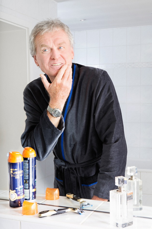 Nur Qualität wird zur Legende / Torwartlegende Sepp Maier &quot;spielt&quot; für Procter &amp; Gamble und stellt starke Marken-Elf auf (FOTO)