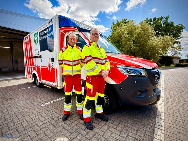 FW Dinslaken: Ein Jahr RTW Voerde 2 - starke Partnerschaft für die Region