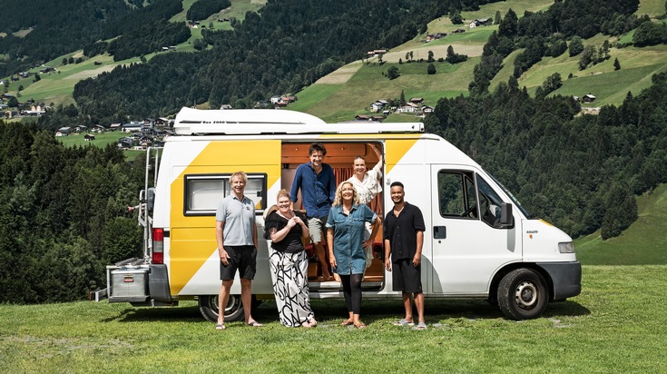 &quot;Tietjen campt - der Roadtrip&quot; mit neuen Folgen - Bettina Tietjen unterwegs mit Ingolf Lück, Lucy Diakovska, Cossu, Gisa Flake, Oliver Mommsen und Lola Weippert