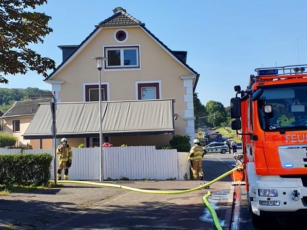 FW-GL: Feuer in Restaurantküche im Stadtteil Hebborn von Bergisch Gladbach