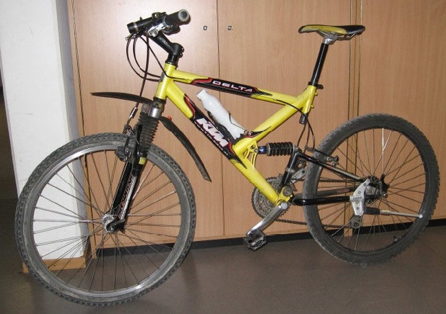POL-GOE: (1140/2008) Vermutlich gestohlen - Polizei sucht Eigentümer von zwei Mountainbikes