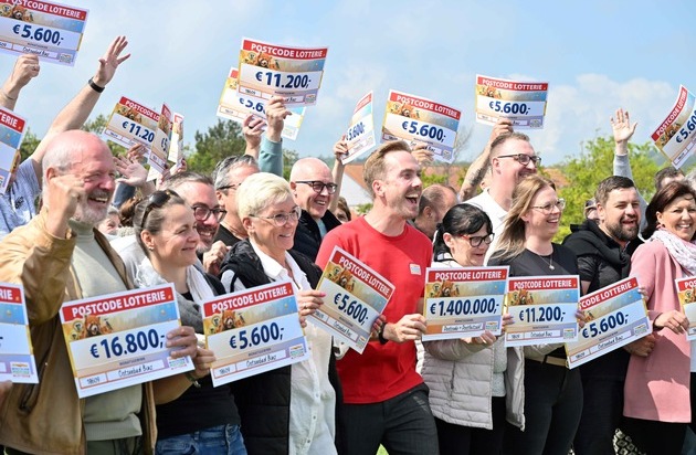 Deutsche Postcode Lotterie: Riesenjubel auf Rügen: 96 Glückspilze freuen sich über 1,4 Millionen Euro