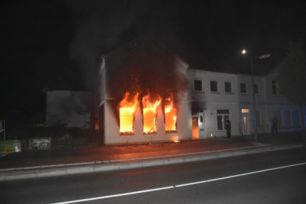 POL-CE: Celle - Mehrfamilienhaus gerät in Brand +++ keine Personen verletzt