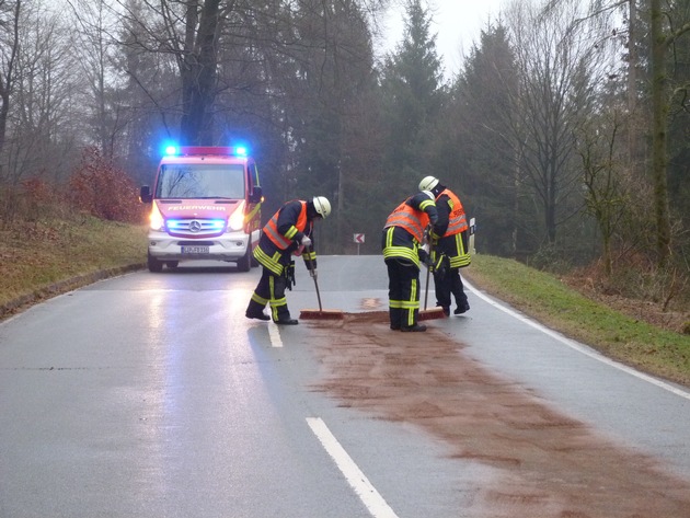 FW-DT: Mehrere Ölspuren