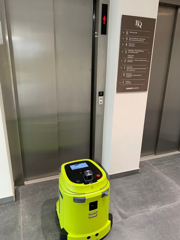 Reinigungsroboter nutzt erstmals selbstst&auml;ndig Schindler Aufz&uuml;ge im Bauknecht‑Quartier Bottrop