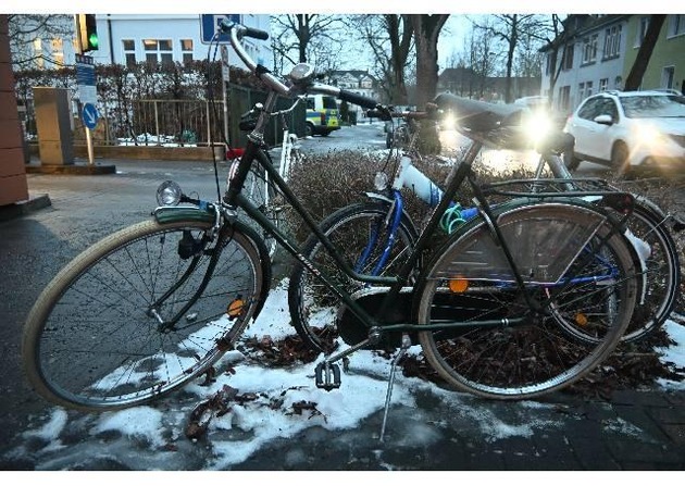 POL-OS: Osnabr&uuml;ck: Polizei sucht Fahrradeigent&uuml;mer nach Unfall auf Parkstra&szlig;e (Foto)