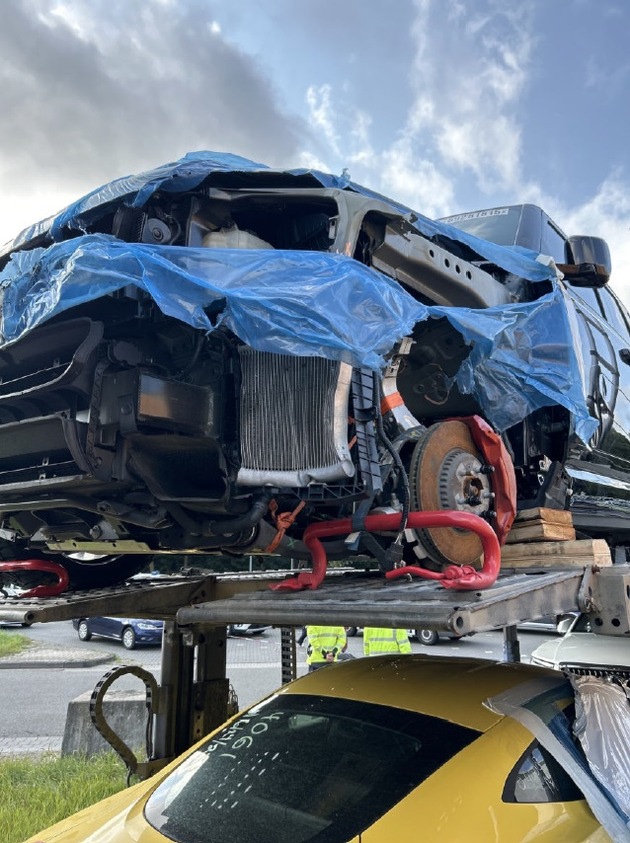 POL-OS: Abfall statt Autos: Polizei stoppt bei Großkontrolle illegalen Transport nach Estland