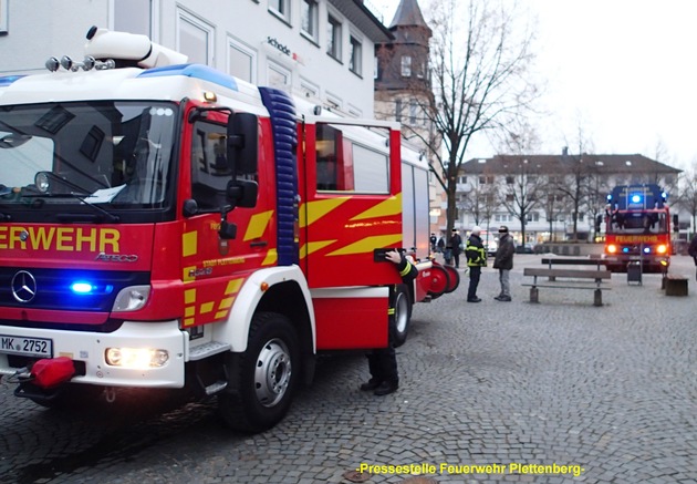 FW-PL: OT-Stadtmitte. Brand in der Küche war schnell gelöscht