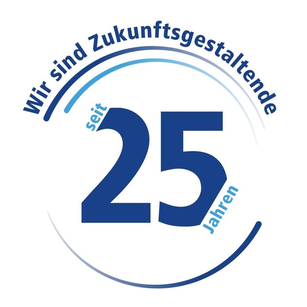 Hamburg setzt auf Glasfaser: 1&amp;1 Versatel feiert 25-jähriges Jubiläum und blickt optimistisch in die Zukunft