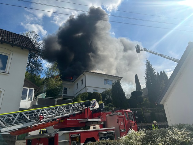 FW-OE: Dachstuhlbrand in Meggen