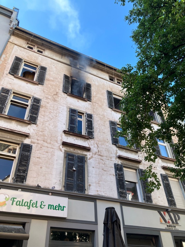 FW-F: Bornheim, Berger Straße, Wohnungsbrand - Die Frankfurter und ihre Feuerwehr