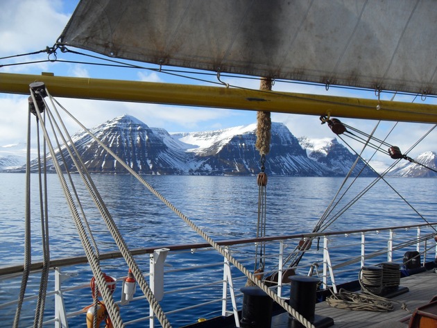 Deutsche Marine - Bilder der Woche - Brotzeit auf dem Besanmast der &quot;Gorch Fock&quot;