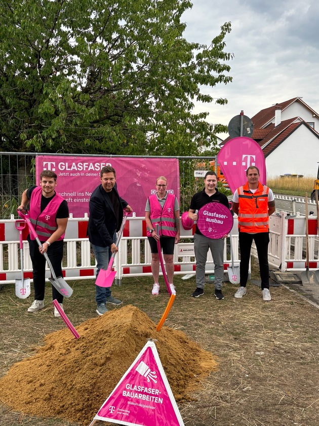 Obermeitingen: Besuch auf der Glasfaserbaustelle