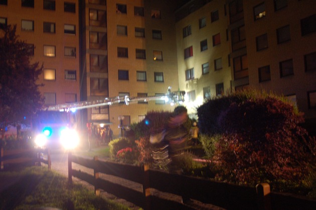 POL-STH: Drei verletzte Personen bei Wohnungsbrand