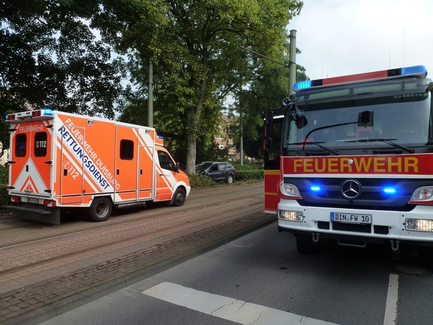FW Dinslaken: Verkehrsunfall mit 2 Verletzten Personen