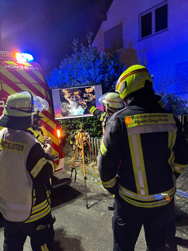 FW Bad Honnef: 110 Einsatzkräfte bei erneutem Großbrand in Bad Honnef im Einsatz