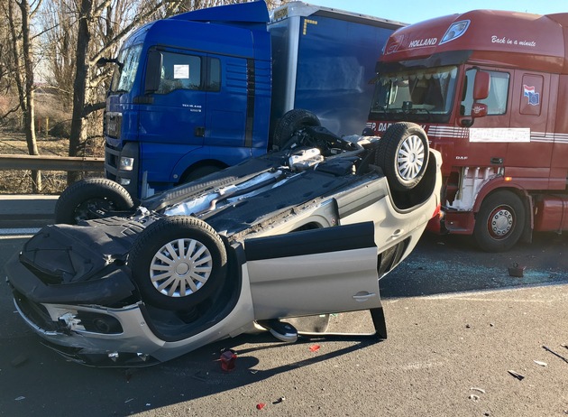 POL-PDNW: Verkehrsunfall mit Überschlag
Ludwigshafen, A61