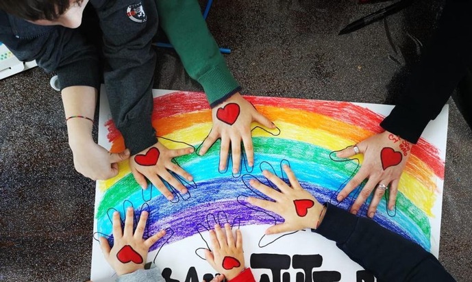 SOS-Kinderdörfer weltweit Hermann-Gmeiner-Fonds Deutschland e.V.: Homosexualität: in über 80 Ländern strafbar / Anlässlich des "Pride Month" fordern die SOS-Kinderdörfer ein Ende der Diskriminierung