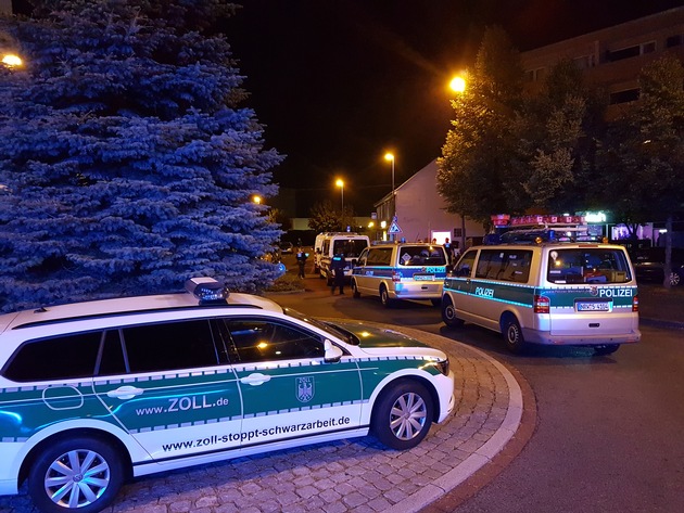 POL-ME: Nicht nur Polizei war im Großeinsatz - Langenfeld - 1808128