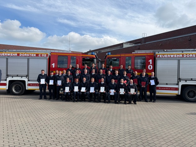 FW-Dorsten: Neue Brandmeister verstärken die Feuerwehr Dorsten
