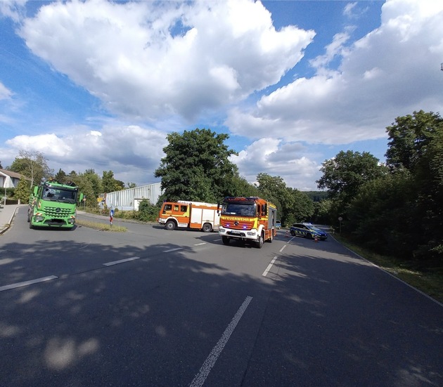 FW-EN: Schwerverletzter Radfahrer nach Verkehrsunfall - Rettungshubschrauber im Einsatz