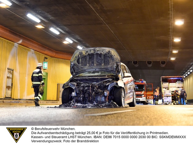 FW-M: Auto brennt im Brudermühltunnel (Sendling)