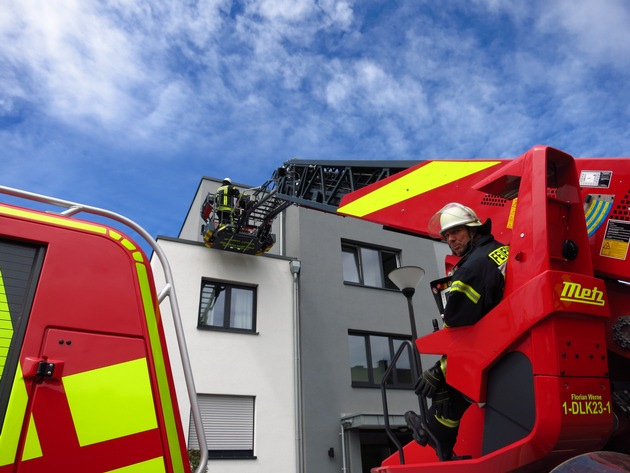 FW-WRN: Essen auf Herd sorgt für Feuerwehreinsatz